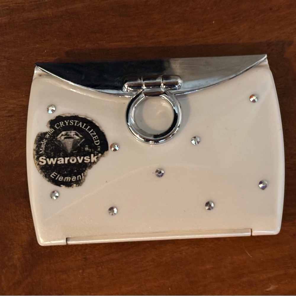 💎💎RARE… Swarovski Crystal-Embellished White and Gold Vintage Compact Mirror💎💎 - Picture 3 of 11